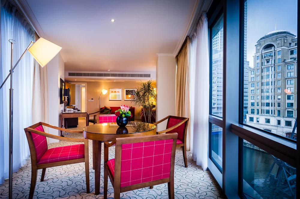 London Marriott Hotel Canary Wharf Bagian luar foto A suite at the hotel