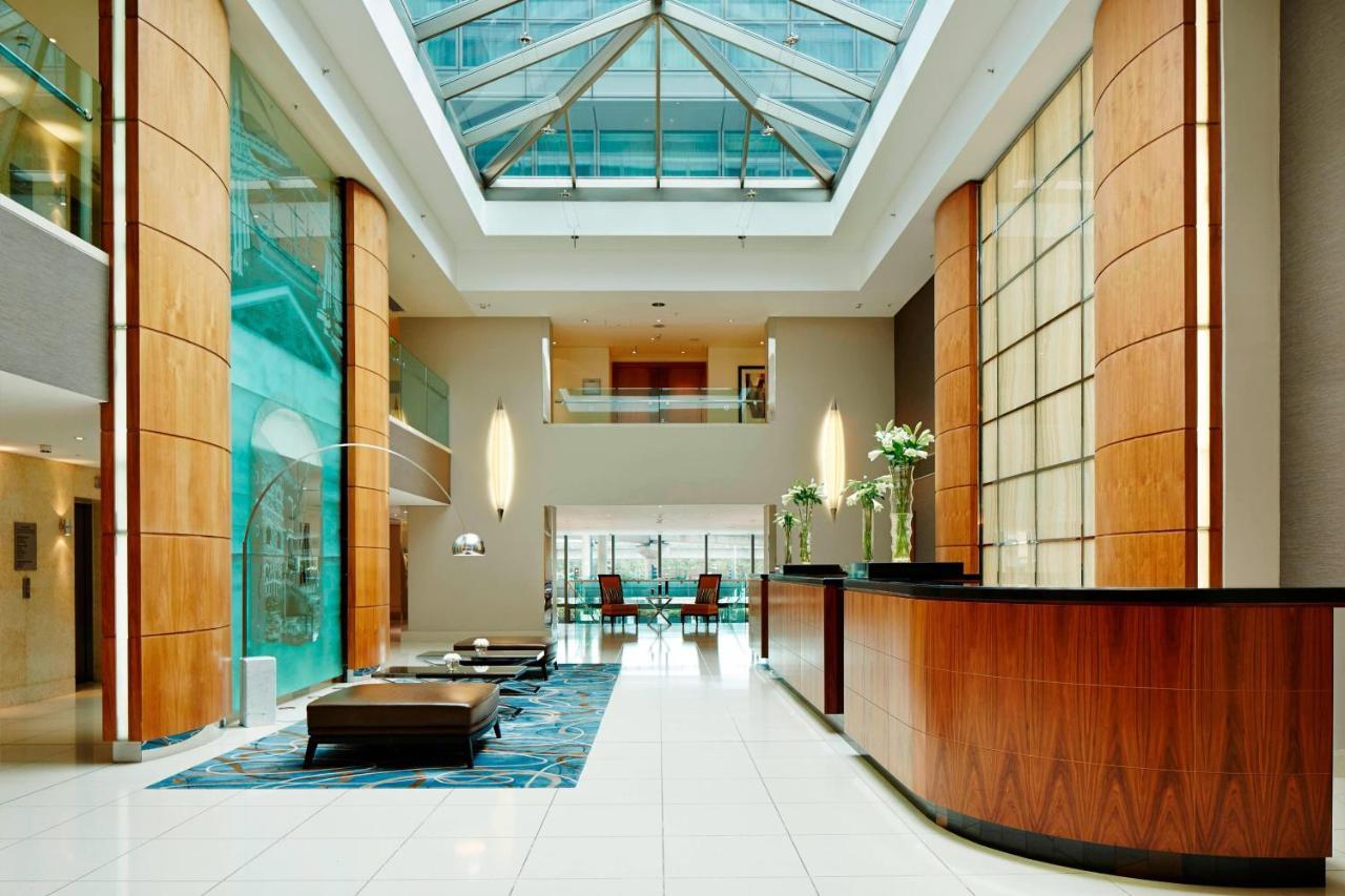 London Marriott Hotel Canary Wharf Bagian luar foto The lobby of the Westin Palace, Brussels